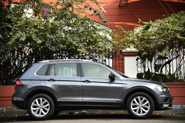 https://images10.gaadi.com/usedcar_image/4563570/original/b2455a55c589e64777f7855199ba9fe1.jpg?imwidth=6401