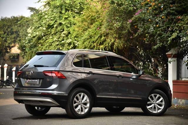 https://images10.gaadi.com/usedcar_image/4563570/original/processed_1fcbbf89e36d500650a1fe321624f90c.jpg?imwidth=6402