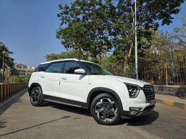 https://images10.gaadi.com/usedcar_image/4563576/original/63b8fec52b71a7773cc6db06aa1bc0b2.jpg?imwidth=6400