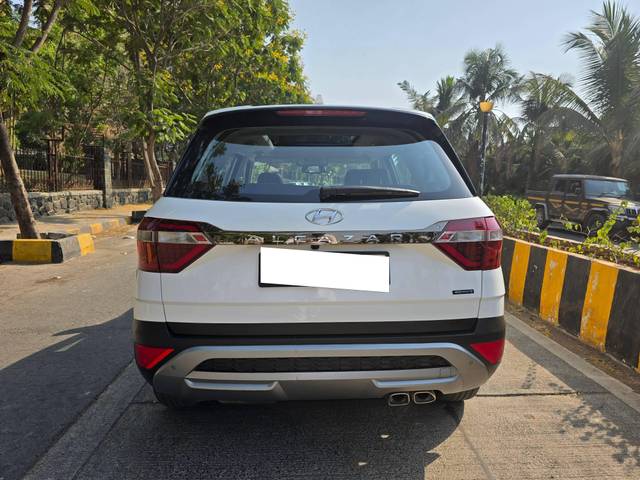 https://images10.gaadi.com/usedcar_image/4563576/original/processed_8e1a460b800698186bbbea996d17d2bc.jpg?imwidth=6402