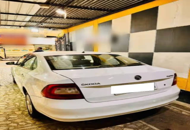 https://images10.gaadi.com/usedcar_image/4563580/original/36eb3816-a409-4761-bbff-b88cb0a2a0c3.?imwidth=6400