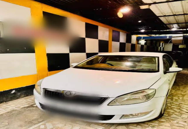 https://images10.gaadi.com/usedcar_image/4563580/original/d374ad8e-76b9-4652-984a-5b62e4956651.?imwidth=6402