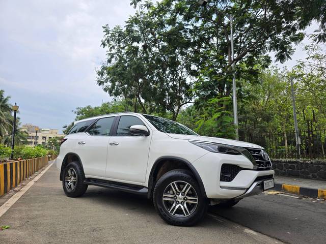 https://images10.gaadi.com/usedcar_image/4563639/original/processed_ca4c4f7d13ddee9440f53a08c24905ed.jpg?imwidth=6400