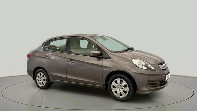https://images10.gaadi.com/usedcar_image/4563665/original/87174ed0bdb9e9ef59cc57f11c21a892.jpg?imwidth=6400