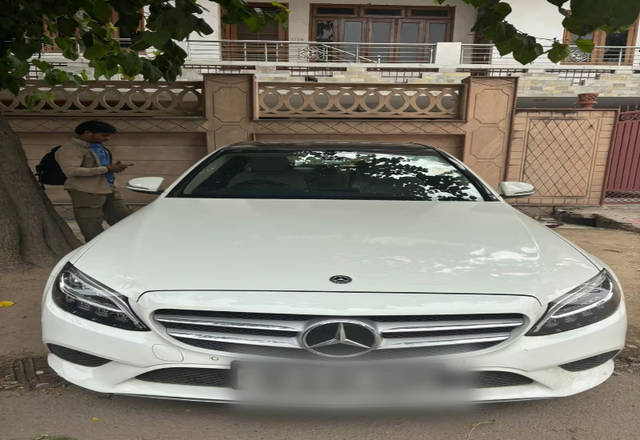https://images10.gaadi.com/usedcar_image/4563671/original/143ee16b-e61f-4419-90d7-2555c7615241.?imwidth=6400
