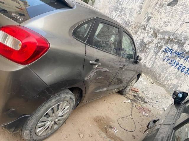 https://images10.gaadi.com/usedcar_image/4563691/original/processed_829e2135-032e-4d74-b3b0-710ecc95642f.jpeg?imwidth=6402