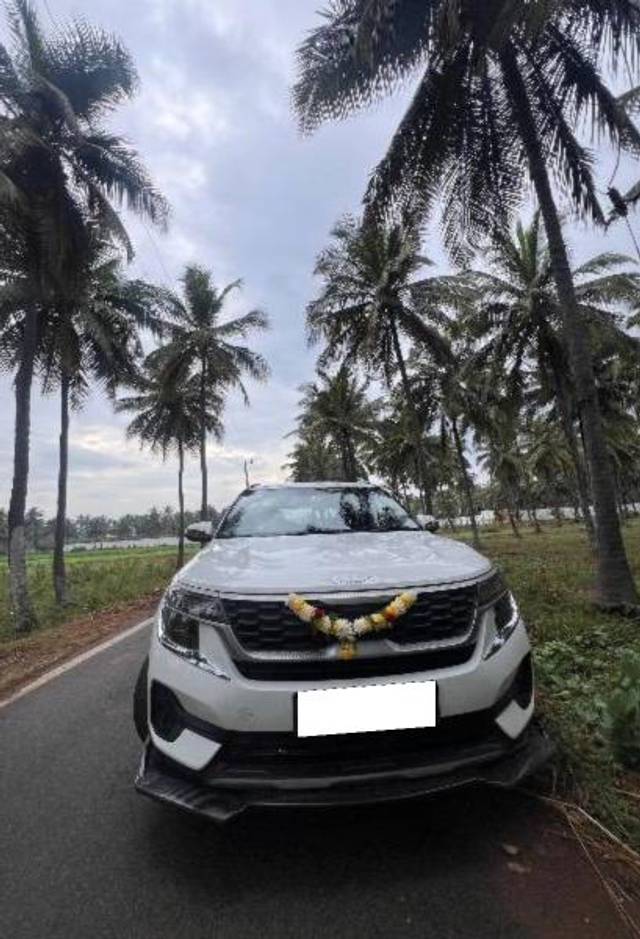 https://images10.gaadi.com/usedcar_image/4563726/original/processed_2fe41ff3-7568-49a2-be61-a625f88a2c71.jpeg?imwidth=6400