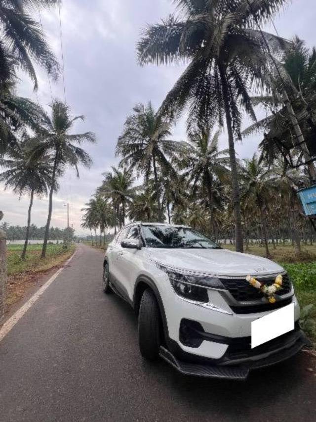 https://images10.gaadi.com/usedcar_image/4563726/original/processed_82b91f5c-f09a-483a-8ee6-d0f8772a96e4.jpeg?imwidth=6400