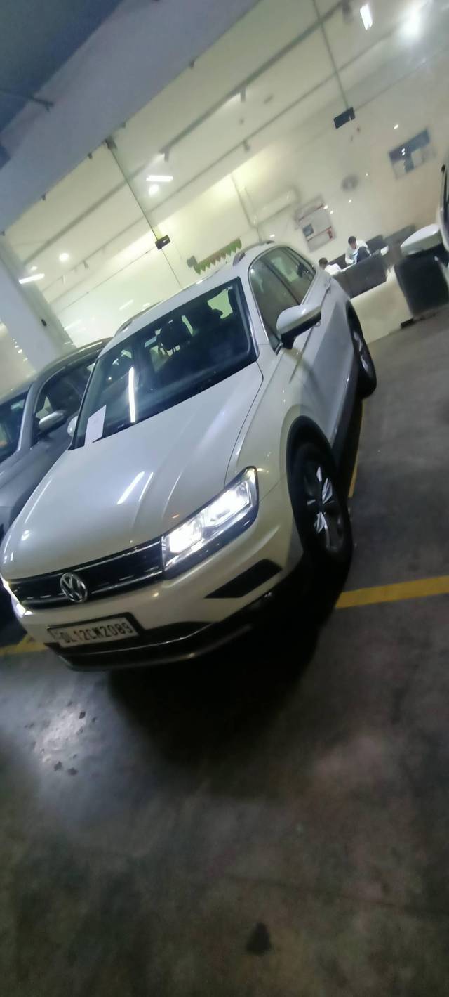 https://images10.gaadi.com/usedcar_image/4563730/original/processed_b8272106-c006-4bdd-ab50-ac48586af481.jpg?imwidth=6401