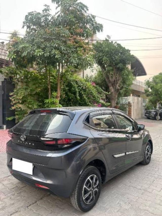 https://images10.gaadi.com/usedcar_image/4563741/original/processed_f7d3f274-12f2-4e26-97a2-5ac6344aaaed.jpeg?imwidth=6401
