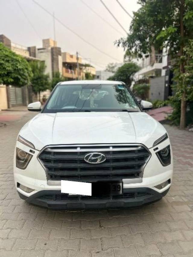 https://images10.gaadi.com/usedcar_image/4563742/original/processed_17b1da6d-f0e8-47ab-a7af-8897973da872.jpeg?imwidth=6402