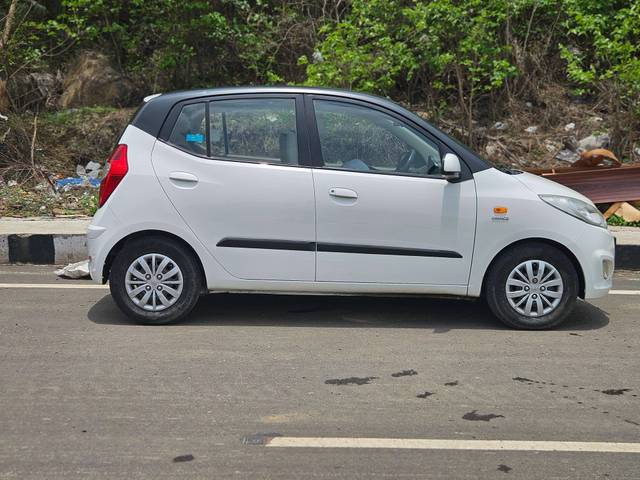 https://images10.gaadi.com/usedcar_image/4563751/original/processed_afccd835d0437ab5412ffaaba318b07a.jpg?imwidth=6401