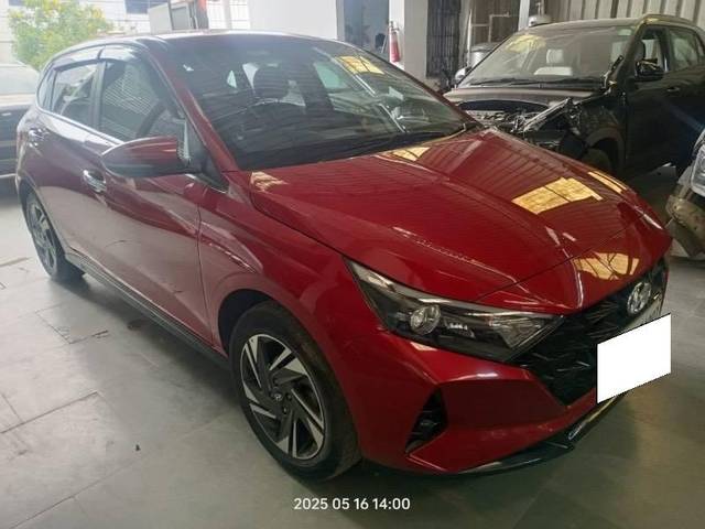 https://images10.gaadi.com/usedcar_image/4563753/original/processed_22799be9-7d67-4dc0-8e7b-17e4172c4f4f.jpeg?imwidth=6400