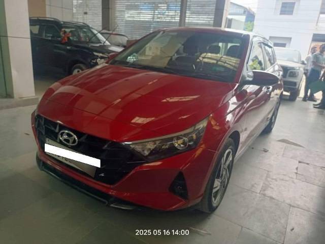 https://images10.gaadi.com/usedcar_image/4563753/original/processed_5c5c2fdb-97a8-4582-b16d-32257ff60236.jpeg?imwidth=6401