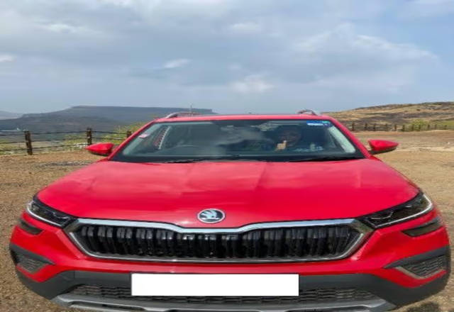 https://images10.gaadi.com/usedcar_image/4563756/original/e4252c82-09b0-4a17-94e4-51004a347d90.?imwidth=6401