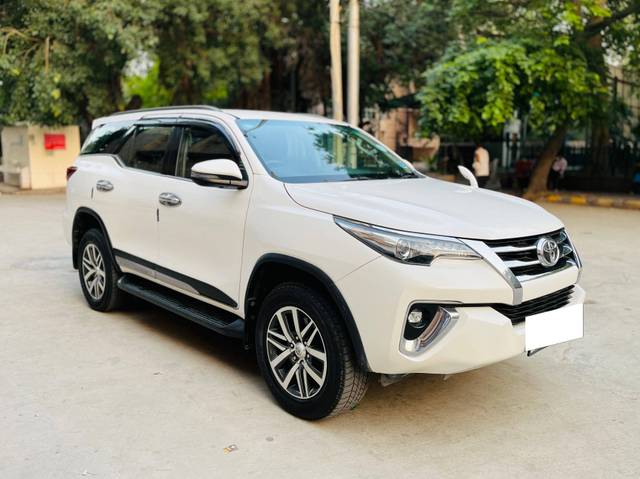 https://images10.gaadi.com/usedcar_image/4563766/original/processed_97372897194cf48fe1ec0a8f77b428ba.jpg?imwidth=6400
