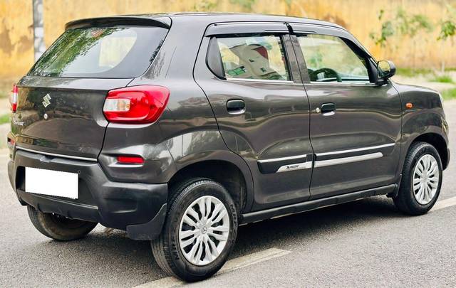 https://images10.gaadi.com/usedcar_image/4563824/original/processed_5fc7539415477cbaf41dc0ab2bbcf5d4.jpg?imwidth=6402
