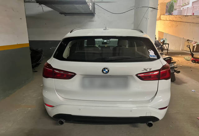 https://images10.gaadi.com/usedcar_image/4563928/original/046f53ab-a35d-4cea-bf1c-87880e3d1f0e.?imwidth=6401