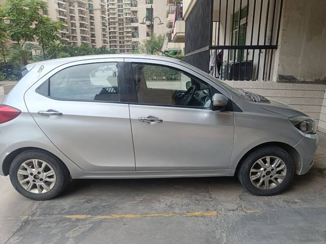 https://images10.gaadi.com/usedcar_image/4564103/original/0bcfb95e-5ed2-44bf-87e4-8d87439f72ea.jpg?imwidth=6400