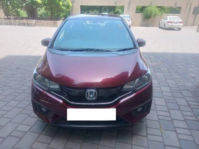 https://images10.gaadi.com/usedcar_image/4564109/original/processed_a1e332e5-752e-4b15-b78b-a499961fd82e.jpg?imwidth=6400