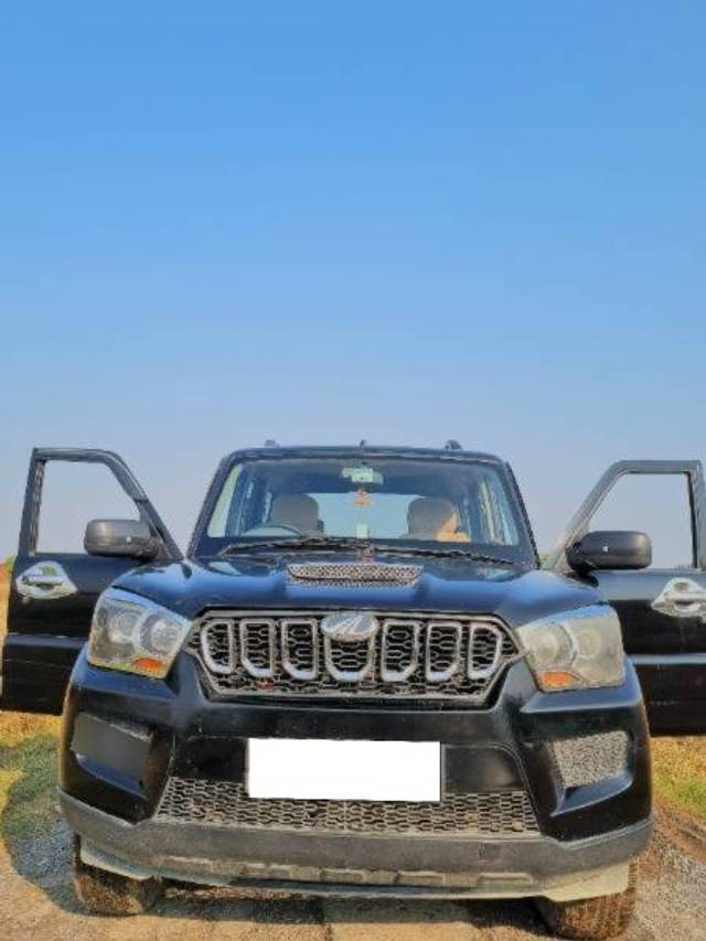 https://images10.gaadi.com/usedcar_image/4564112/original/processed_272fecf9-994a-43e5-85cd-430233b7ee24.jpg?imwidth=6400