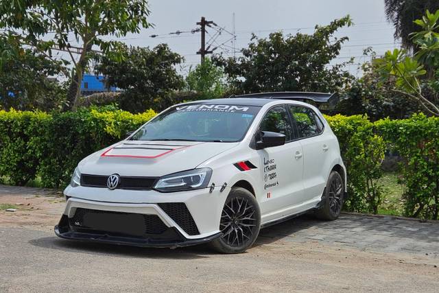 https://images10.gaadi.com/usedcar_image/4564121/original/processed_4bdebbc076b991e953372a9aa9717f6b.jpg?imwidth=6402
