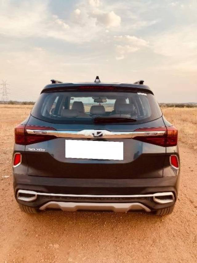https://images10.gaadi.com/usedcar_image/4564143/original/processed_5d0edf2a-4994-4e93-bcdc-44440ff50345.jpeg?imwidth=6402