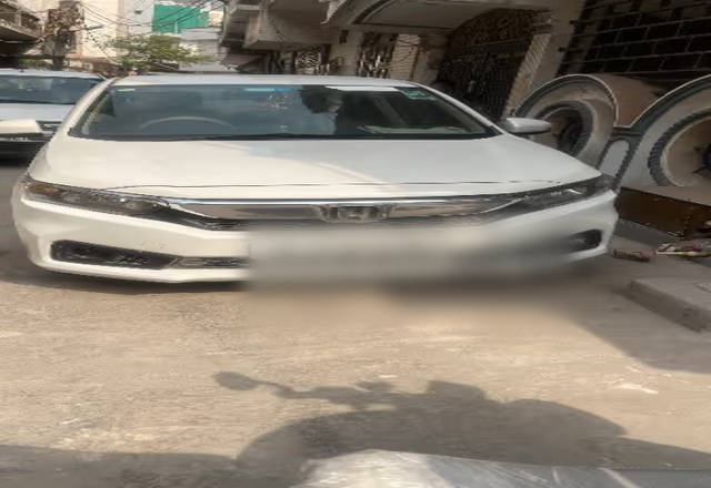 https://images10.gaadi.com/usedcar_image/4564152/original/6e8a9b12-86b0-4126-9205-9dd8f4b922b0.?imwidth=6400