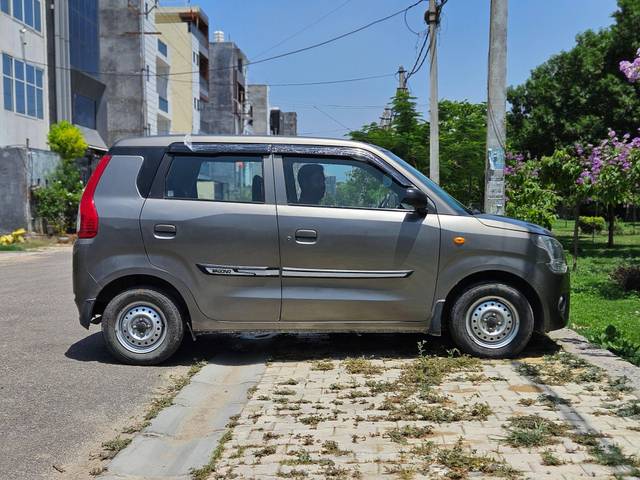 https://images10.gaadi.com/usedcar_image/4564155/original/processed_3ca7187f1c1933f526e0bdeb9e3ca571.jpg?imwidth=6401