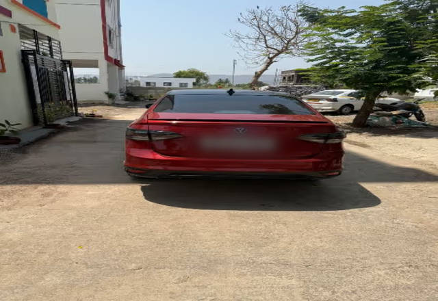 https://images10.gaadi.com/usedcar_image/4564157/original/c019522b-e102-47c2-8b20-ec2d93fa2e8e.?imwidth=6402