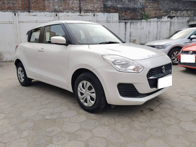 https://images10.gaadi.com/usedcar_image/4564159/original/processed_798c03f05569e53f590a07f877a0389a.jpeg?imwidth=6400