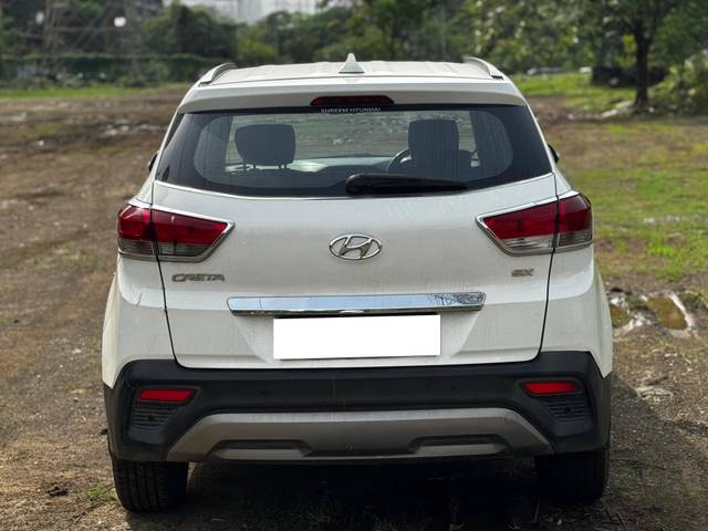 https://images10.gaadi.com/usedcar_image/4564163/original/processed_4bb2c22c90f5b48e73ae7752921eaab2.jpg?imwidth=6402
