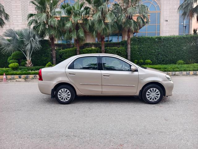 https://images10.gaadi.com/usedcar_image/4564165/original/e7b6202fab80dd614c11bcdc4446aedc.jpg?imwidth=6401