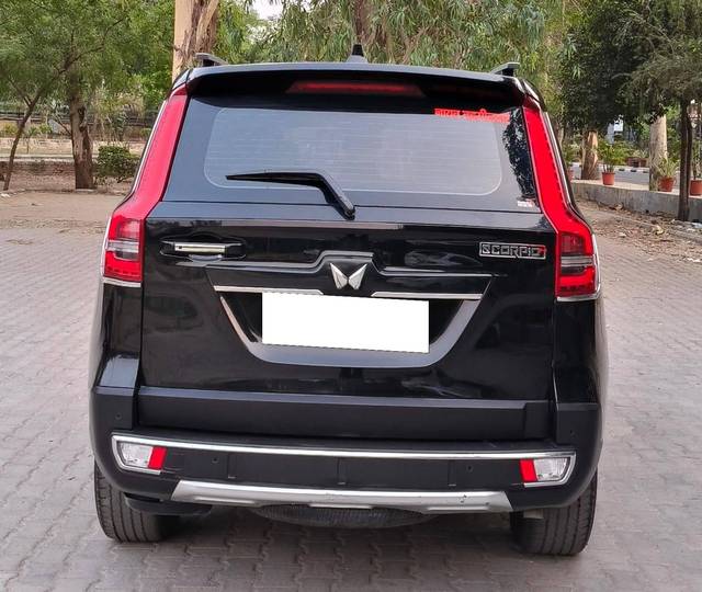 https://images10.gaadi.com/usedcar_image/4564190/original/processed_8241d7d49750bfbdffa2aa1e03ed518f.jpeg?imwidth=6402