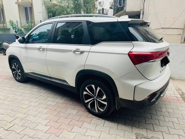 https://images10.gaadi.com/usedcar_image/4564198/original/processed_9401125e8275b7b9e2a9972b85e186b4.jpg?imwidth=6402