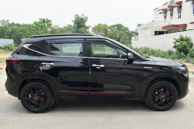https://images10.gaadi.com/usedcar_image/4564200/original/processed_b8e41a783946a954d7b6d889b2ef60f0.jpg?imwidth=6401