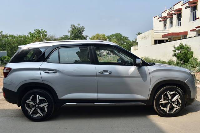 https://images10.gaadi.com/usedcar_image/4564202/original/713242853bc892811593fe88bfb30bbe.jpg?imwidth=6401