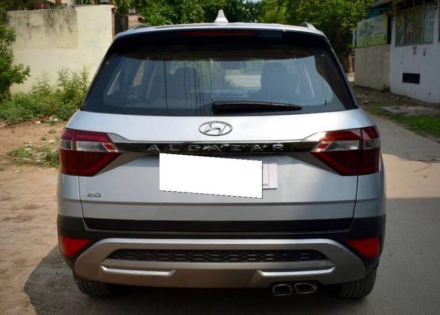 https://images10.gaadi.com/usedcar_image/4564202/original/processed_660e41de11bacf03d3ad6778fff5c210.jpg?imwidth=6402