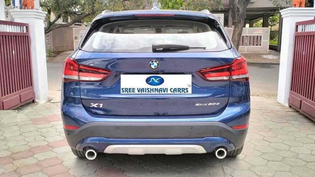 https://images10.gaadi.com/usedcar_image/4564248/original/processed_5f8b044b0efbf444d30cf0e503295a2e.jpeg?imwidth=6402