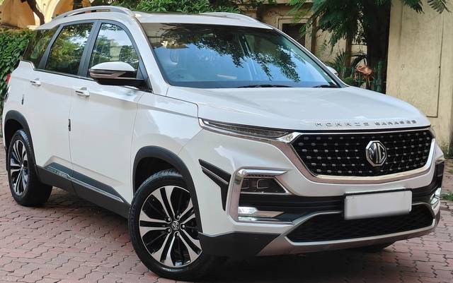https://images10.gaadi.com/usedcar_image/4564259/original/processed_8be8e816d65b5e734835cb09ba94bce4.jpg?imwidth=6400