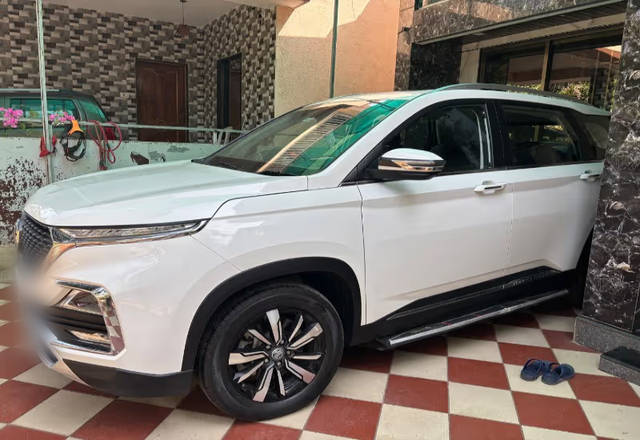 https://images10.gaadi.com/usedcar_image/4564260/original/a0dfffc0-c65b-48f0-a223-0763364da194.?imwidth=6402