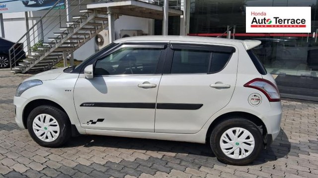 Second-hand 2016 Maruti Swift VXI with ABS for sale in Palakkad-3
