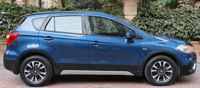 https://images10.gaadi.com/usedcar_image/4564271/original/processed_0321e19532ffa32c6c793f683549328f.jpg?imwidth=6401