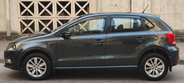 https://images10.gaadi.com/usedcar_image/4564279/original/fc484d27a1323912a4d79069b4fefce8.jpg?imwidth=6402
