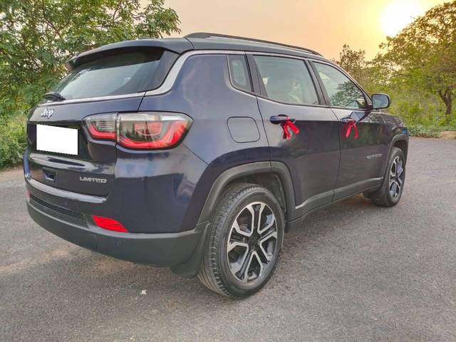 https://images10.gaadi.com/usedcar_image/4564282/original/processed_9c3d2ce967bda041715fbe07be057a19.jpeg?imwidth=6402