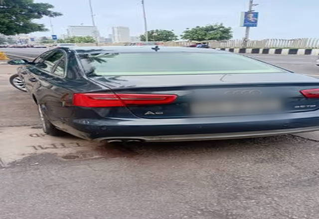 https://images10.gaadi.com/usedcar_image/4564283/original/37548a13-bd60-4261-976d-e4a197161f84.?imwidth=6401