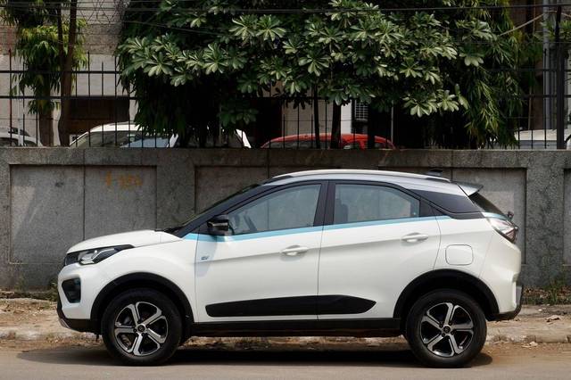 https://images10.gaadi.com/usedcar_image/4564294/original/processed_5603fe03902865e48afe3e0f6aa8db86.jpeg?imwidth=6402