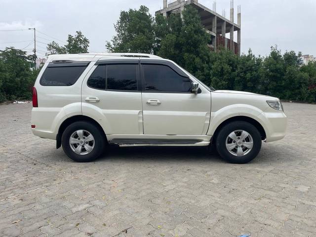 https://images10.gaadi.com/usedcar_image/4564297/original/040f62d481eee4254fc3e1f5677d935d.jpg?imwidth=6401