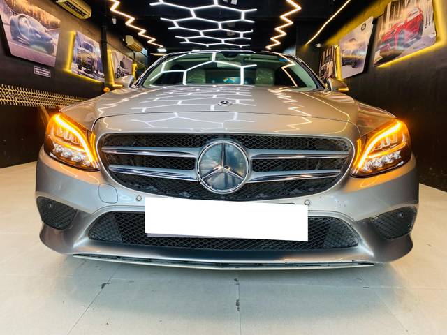 https://images10.gaadi.com/usedcar_image/4564301/original/processed_a2dd1e0cec2e37a0404220adde388d58.jpg?imwidth=6400