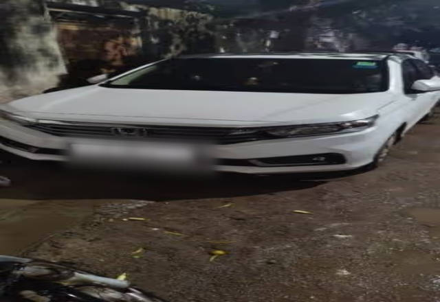 https://images10.gaadi.com/usedcar_image/4564317/original/7f0a8f56-fd72-4bb6-b5e2-71efb600b0f7.?imwidth=6400